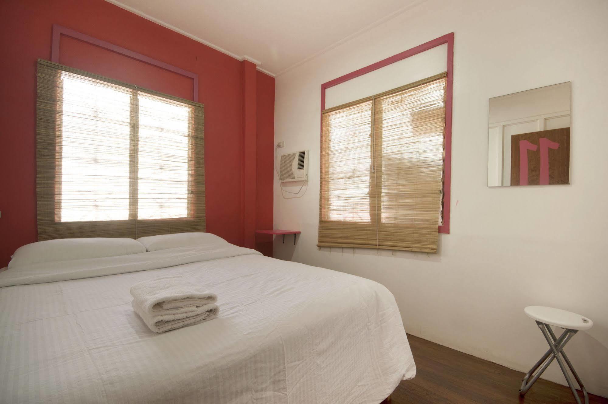 Mnl Boutique Hostel Makati City Kültér fotó
