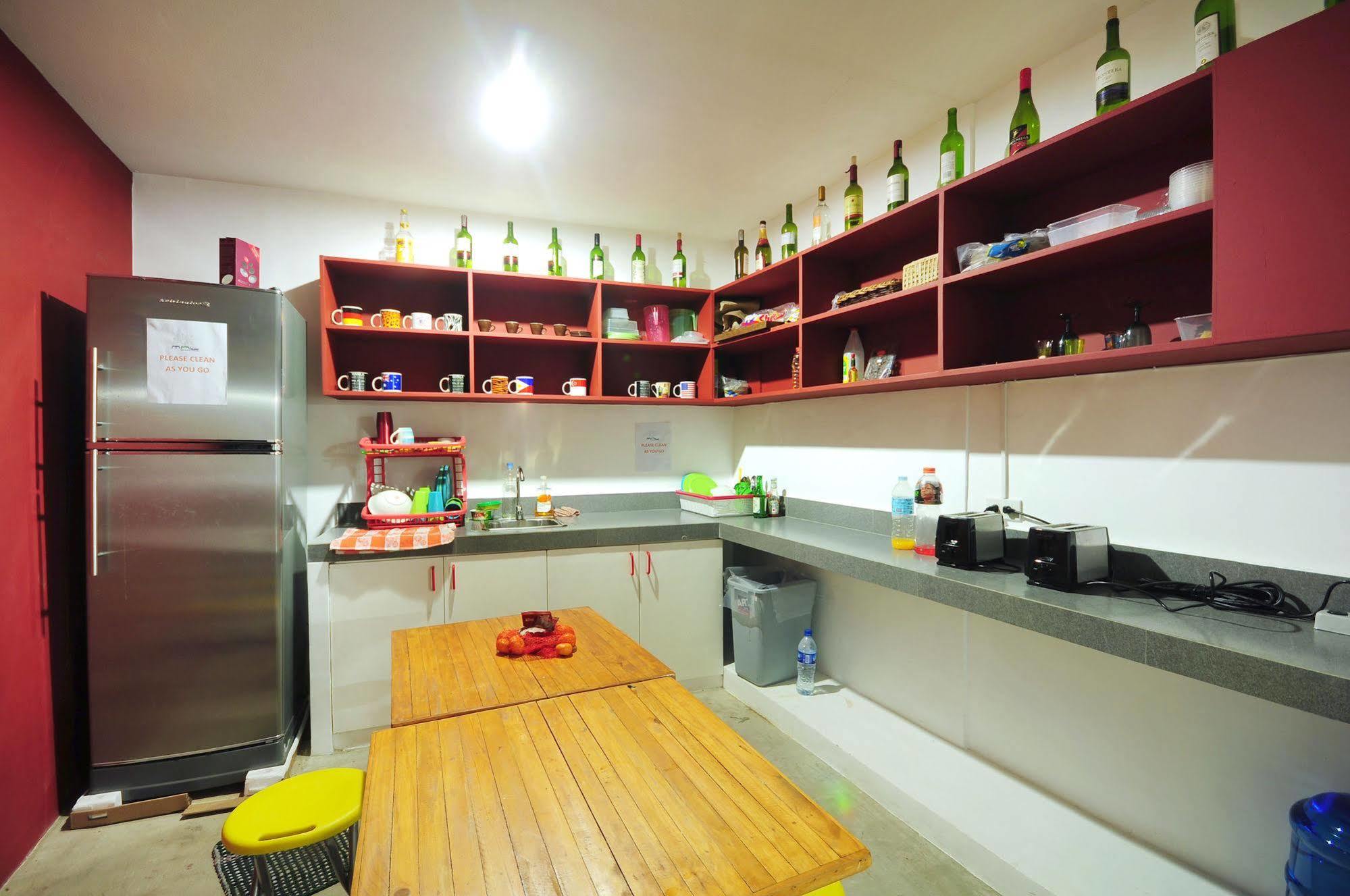Mnl Boutique Hostel Makati City Kültér fotó
