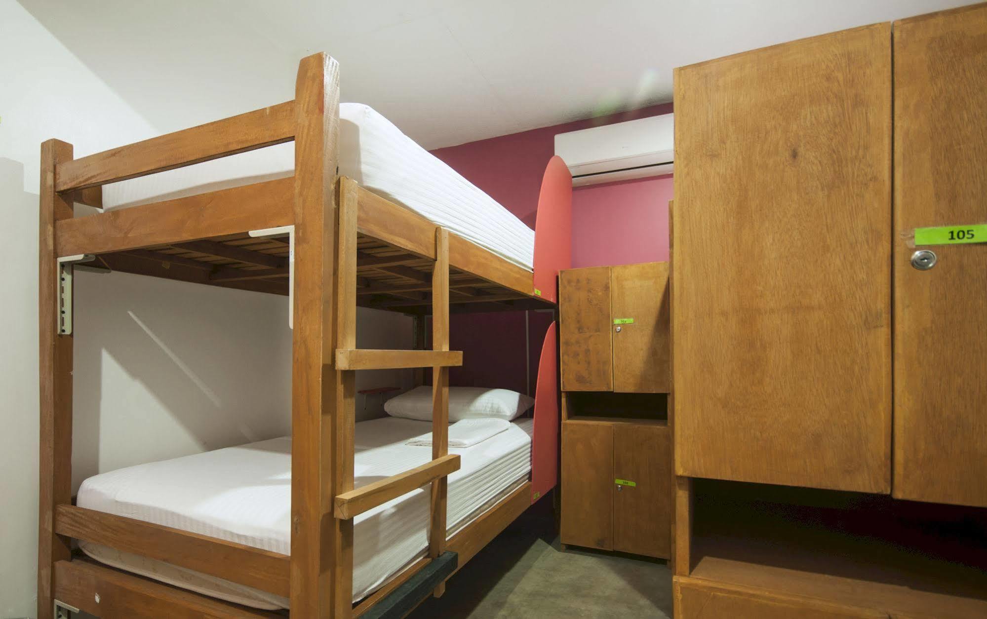 Mnl Boutique Hostel Makati City Kültér fotó