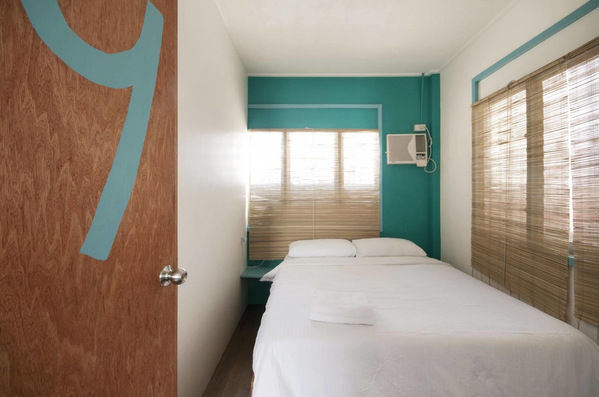 Mnl Boutique Hostel Makati City Kültér fotó